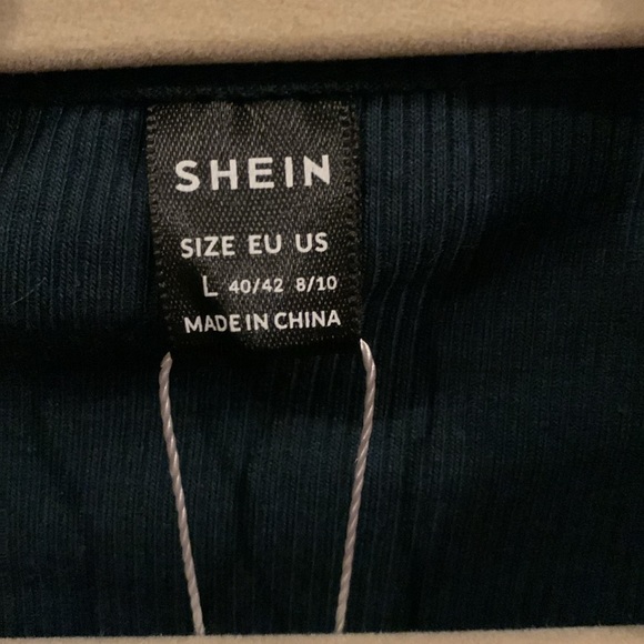 NWT SHEIN cropped halter top - Picture 3 of 4